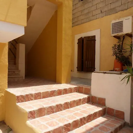 Vicolo Guitgia * Lampedusa